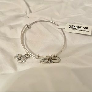 NWT Alex and Ani Silver Winter Mittens Holiday Collection Bangle Bracelet